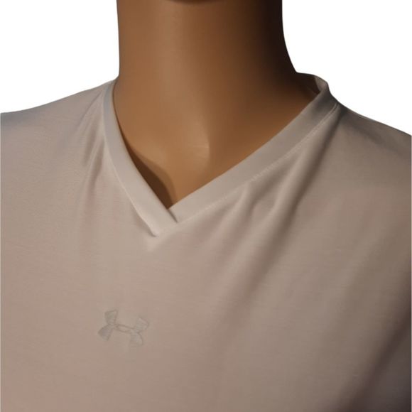 Under Armour Shirt Womens White New Vneck Size Medium - Picture 4 of 13